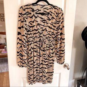 Zara Neutral Zebra Tiger Animal Print Pattern Pleated Panel Dress Size Medium
